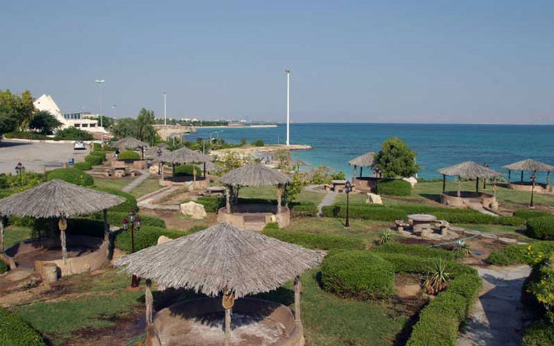 Mirmahna Kish beach park