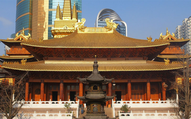 The most famous temples in Shanghai