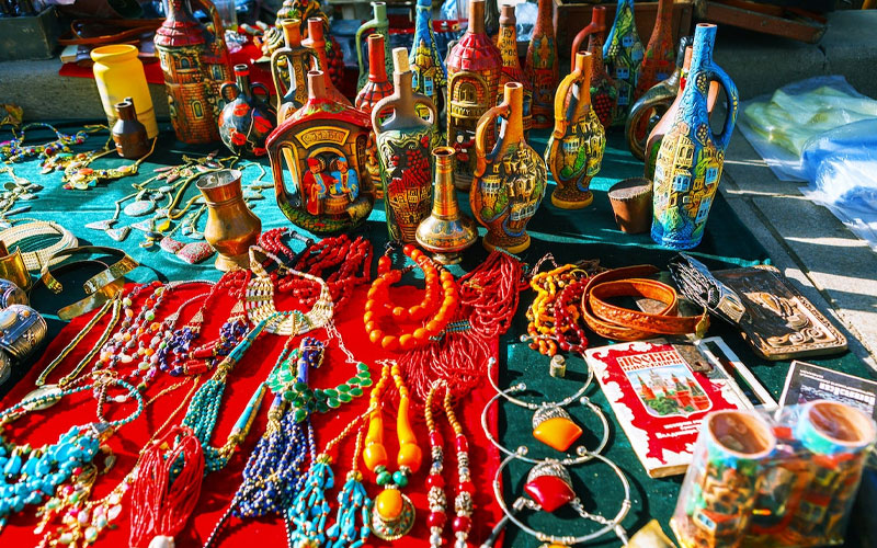 What are the souvenirs of Georgia?
