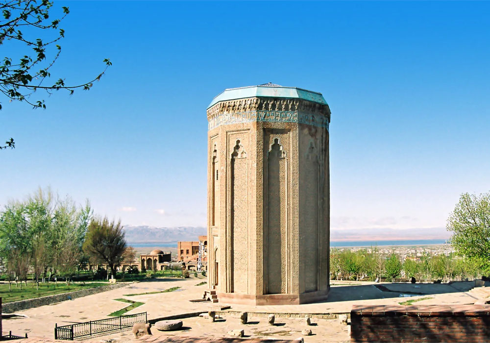 Tomb of Momena Khatun in Nakhchivan
